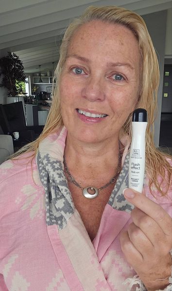 ROLL-ON FLASH EFFECT 15 ml - Reduserer poser og m&oslash;rke ringer.
