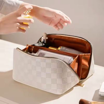 Hovedbilde THE SECRET BAG LUXE ( sminkepung ) - white