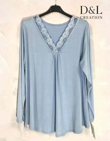 Hovedbilde MILA LACE TOP V-NECK- light blue