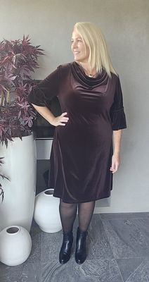 Hovedbilde VELVET DRAPE DRESS - brown - ca. 1 oktober