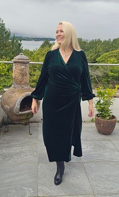 Hovedbilde SERAFINA DRESS – Emerald green velvet- ...