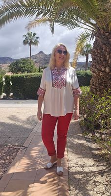 Hovedbilde CAPRI BLOUSE ( br45 ) – WHITE & RED