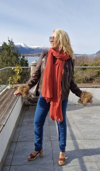 UNISA - ODELL MAR - saddle , kun str. 41