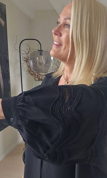 Saga Blouse ( 8585-3205) - Black -