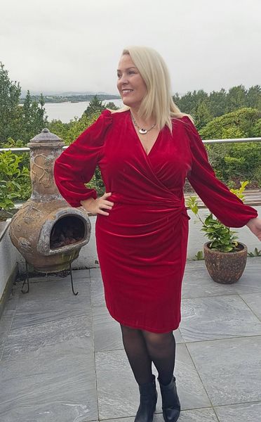 SERAFINA SHORT DRESS – Red Velvet 