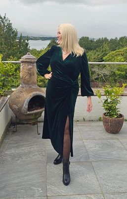 Hovedbilde SERAFINA DRESS – Emerald green velvet- ...