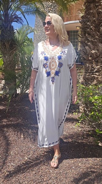SORAYA KAFTAN – OFFWHITE & BLUE 