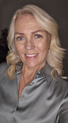 Bilde av Pauline Shirt In Wear - Desert green 