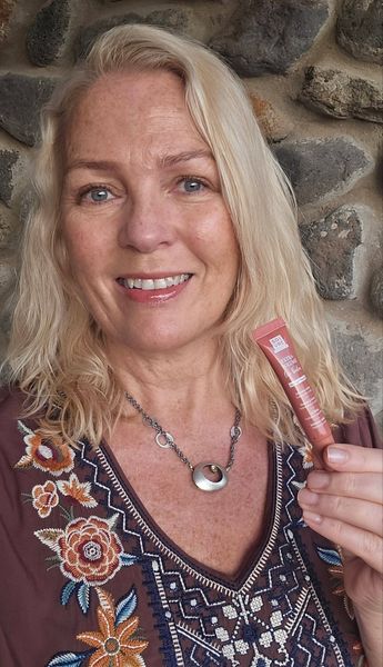 BLUSER & ALINE PANTS & LIP BALM