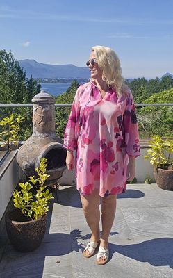 Hovedbilde Freyah Tunic - In Wear - Pink Watercolor Drops