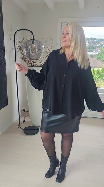 Saga Blouse ( 8585-3205) - Black -