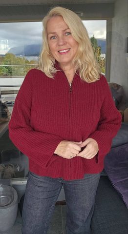 Hovedbilde EIRA ZIP KNIT CARDIGAN (ssh80055 ) - dark red