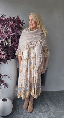 Hovedbilde SHOP THE LOOK : BELLA DRESS med tilbehør