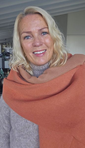 Isolde Scarf - korallfarger 
